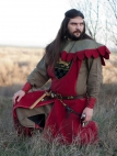 Tunique de lin naturel avec le surcot (pardessus) et le capuchon « De retour du paladin » Armstreet