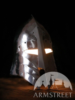 Casque médiéval barbute fantastique