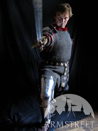 Jambières et cnémides armure médiévale 