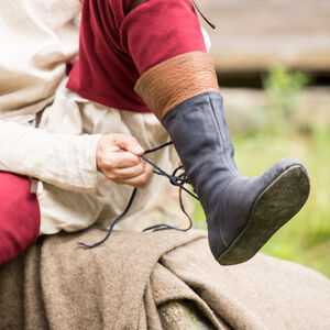 Magasin de chaussures médiévales en cuir pour homme