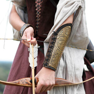 Brassard médiéval pour archers en cuir et laiton décapé de la série « Archère » d'ArmStreet