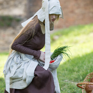 Costume médiéval traditionnel pour femme