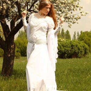 Robe blanche nuptiale médiéval « Isolde » ArmStreet