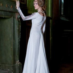 Chainse pour « Lady Rowena » robe de velours exclusive médiévale brodée d'ArmStreet