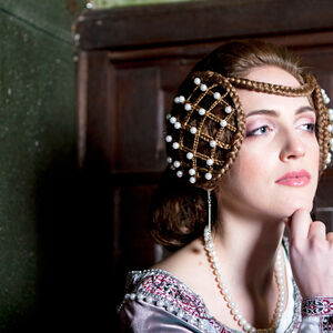 L'encolure « Lady Rowena » robe de velours exclusive médiévale brodée d'ArmStreet