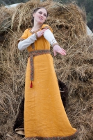 « Knyazhna Helga » robe médiévale avec tunique en lin
