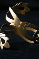 Le bracelet médiévale en laiton fait à la main