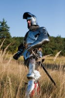 Le harnois de chevalier médiéval fonctionnel