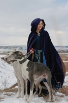 Le manteau médiévale exclusif de velours naturel