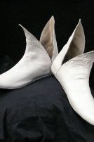 Les pigaches gothiques en cuir blanc 