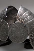 Les spallières médiévales espauliers armure décapé