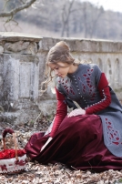Manteau médiéval exclusif en laine « Le Petit Chaperon rouge »