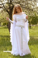 Robe blanche nuptiale médiéval « Isolde »