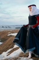 Robe fantastique médiévale de laine « Manches rouges »