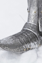 Solerets décapés médiévaux du paladin chevalier
