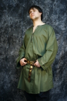 Tunique verte médiévale du siècle IX-X