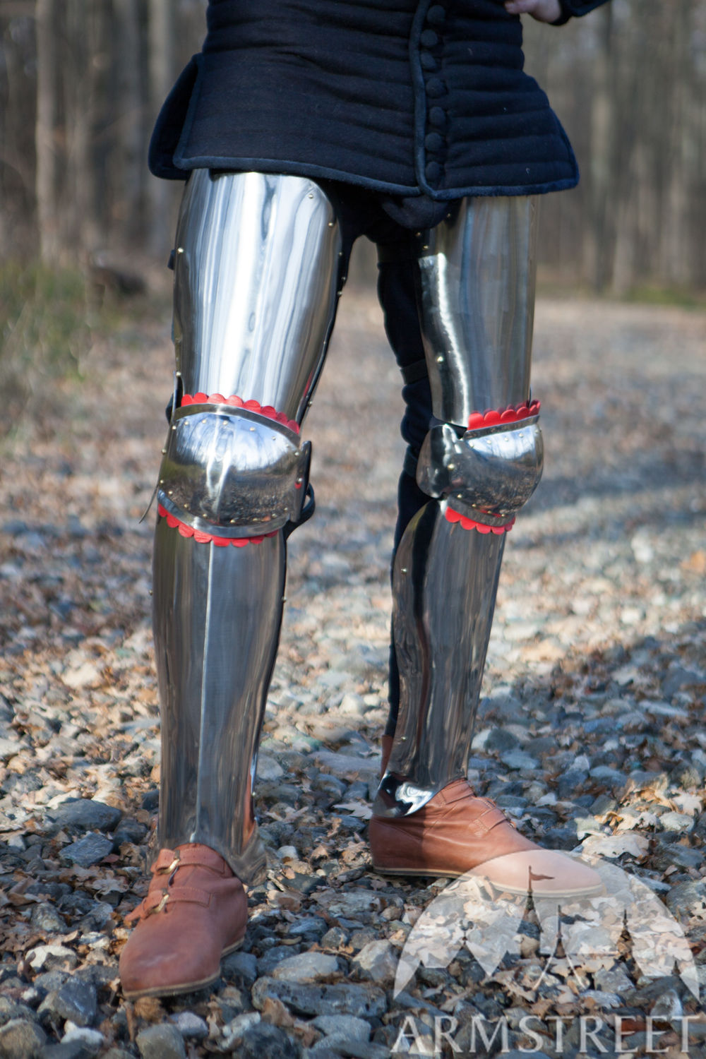 Armure des jambes : jambières occidentales. Vers XIVe siècle
