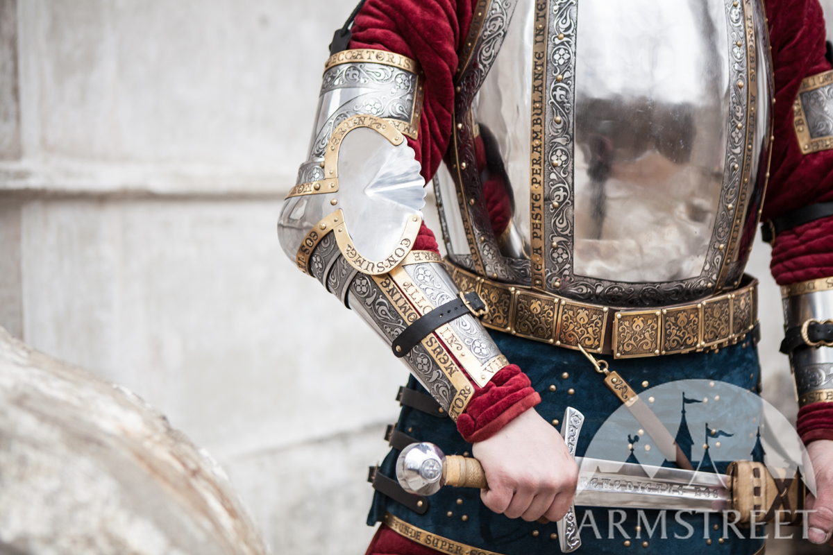 brassards-armure-medievale-occidentale-g