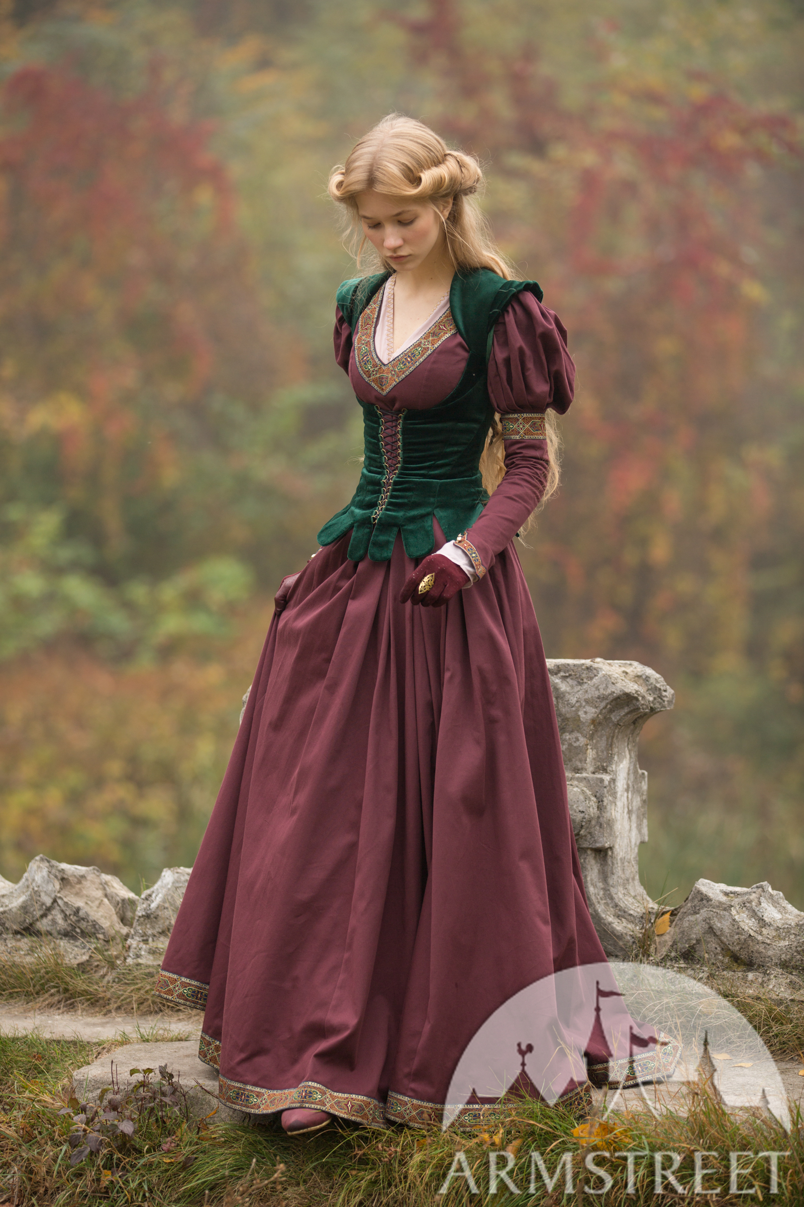 Costume médiéval de robe et corsage « Princesse Perdue »