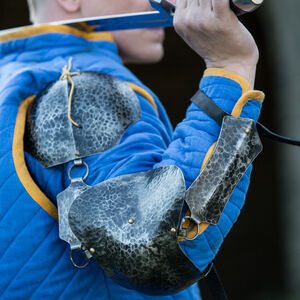 Brassards chaînés en acier inoxydable 14-15ème siècle