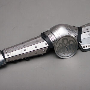 Brassards fantastiques fonctionnels de dame guerrière 