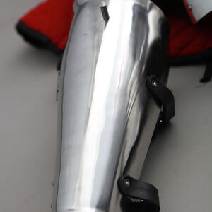 Armure de jambe médiévale grèves gravées