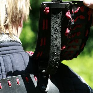 Fermoirs de lamellaire médiévale en cuir et en acier noirci d'ArmStreet