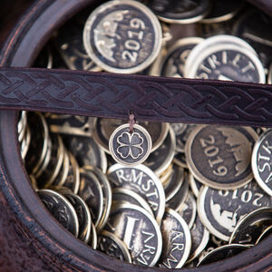Bracelet en cuir irlandais porte-bonheur avec une monnaie symbolique celte Leprechaun-05
