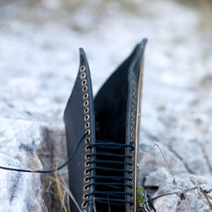 Intérieur de brassard médiéval pour archers en cuir et laiton décapé d'ArmStreet