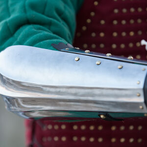 Chevalier armure bazubands fantastiques