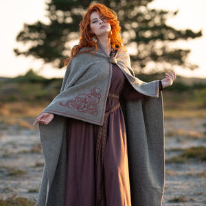 Cape Viking en Laine avec Broderie «Hilda la Hautaine»