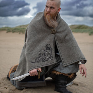 Cape Viking en Laine avec Broderie «Hilda la Hautaine»