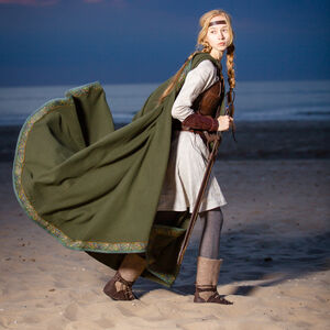 Chaude cape medievale en laine