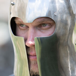 La barbute casque de reconstitution médiévale de combat avec visière