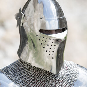 La barbute casque de reconstitution médiévale de combat avec visière