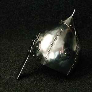 Casque lourd « Sépulture Noire » avec les accents en acier ArmStreet