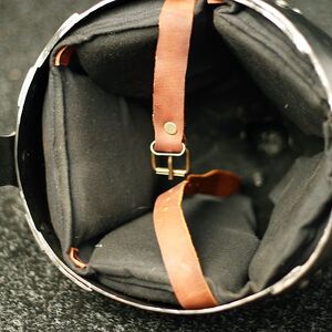 Casque lourd « Sépulture Noire » avec les accents en acier ArmStreet