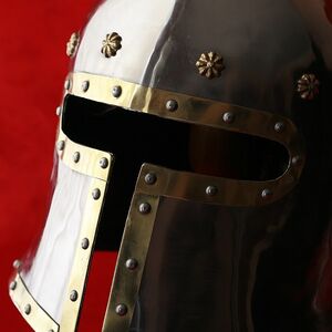 Casque médiéval barbute ave les accents en laiton exclusifs ArmStreet