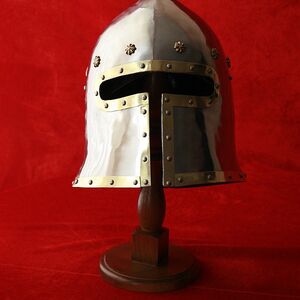 Casque médiéval barbute ave les accents en laiton exclusifs ArmStreet
