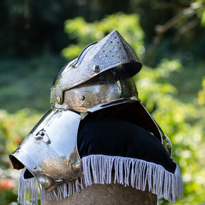 Armure médiévale de chevalier casque armet