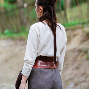 Ceinture corset en cuir faite main avec motif en relief « Chasseresse »