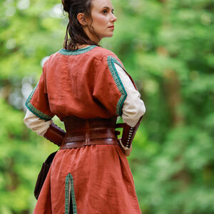 Ceinture corset en cuir faite main avec motif en relief « Chasseresse »