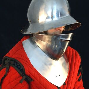 Chapelle de fer casque avec le hausse-col et baviére ArmStreet