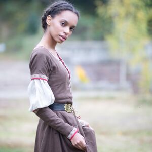 Costume complet «Gardienne des Clés» : robe, manches et chemise en lin