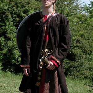 Costume de tunique et manteau médiéval normands ArmStreet