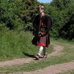 Costume de tunique et manteau médiéval normands ArmStreet