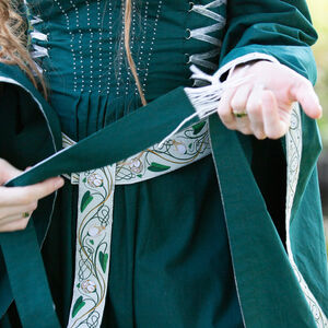 Costume médiéval de mariage "Fleurs d'Eau" robe avec ceinture en tissu et voile de soie