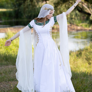 Costume médiéval de mariage "Fleurs d'Eau" robe avec ceinture en tissu et voile de soie