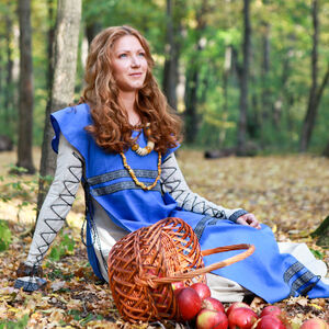Costume médiéval de robe et surcot en lin « Janet ensoleillée »-01