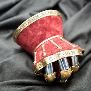 Gantelets articulés hourglass « Garde du Roi » avec extérieur en cuir